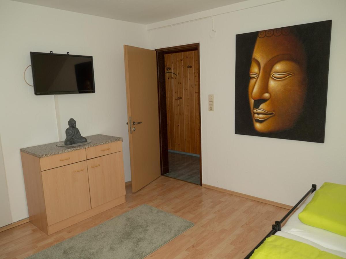 Ferienwohnungen Hirschen Lottstetten ภายนอก รูปภาพ