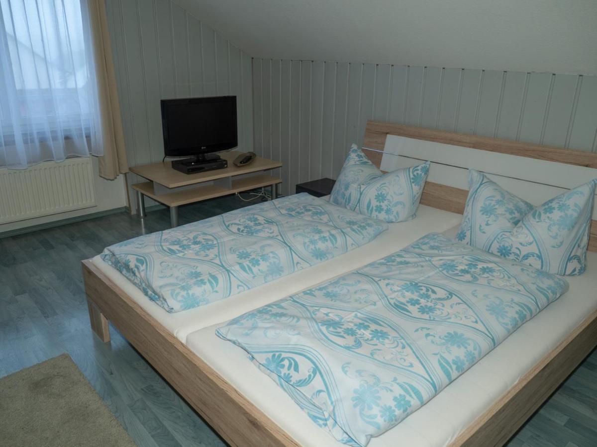 Ferienwohnungen Hirschen Lottstetten ภายนอก รูปภาพ